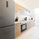 Tolstov - 4 - Maisonette - Balcony - 20 Min Messe Dus And Old Town Dus Apartment Düsseldorf